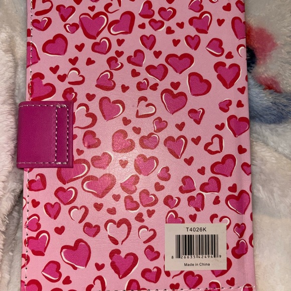 Pink Heart Patterned Notebook with Lock - Picture 7 of 7